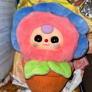 Baby Three BB3 A Small Flower w/ Fangs